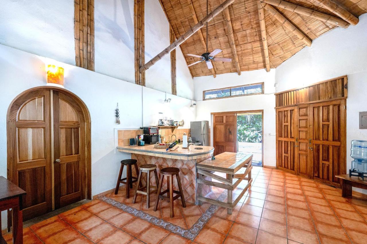 Private Villa On 2-Acres Of Jungle Garden & Pool Manzanillo  Luaran gambar